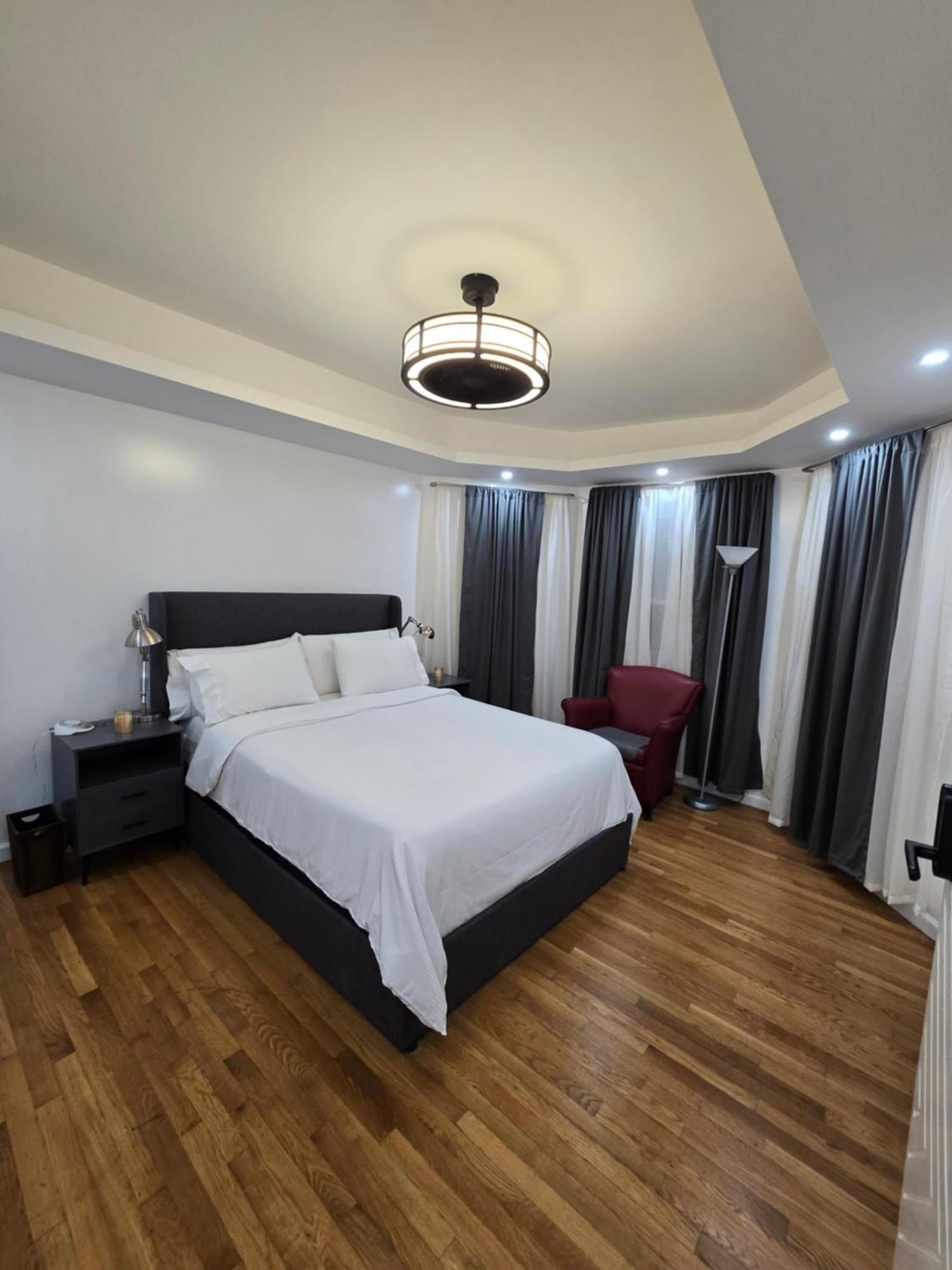 Beautiful Boston Bedroom - New Renovation Zewnętrze zdjęcie
